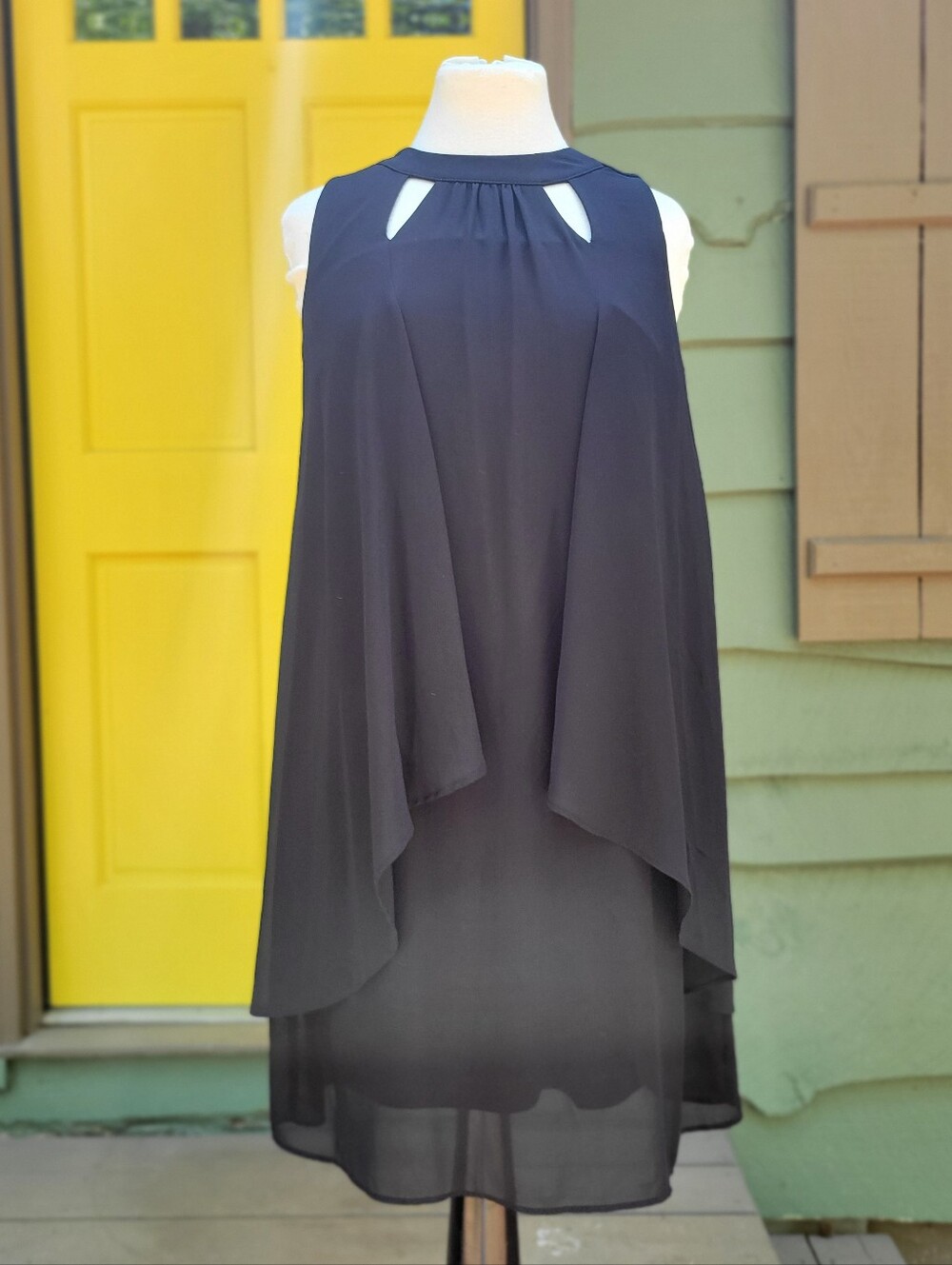 Chetta B Black Cape Overlay Cocktail Dress Size 6 Elegant Minimalist Chic